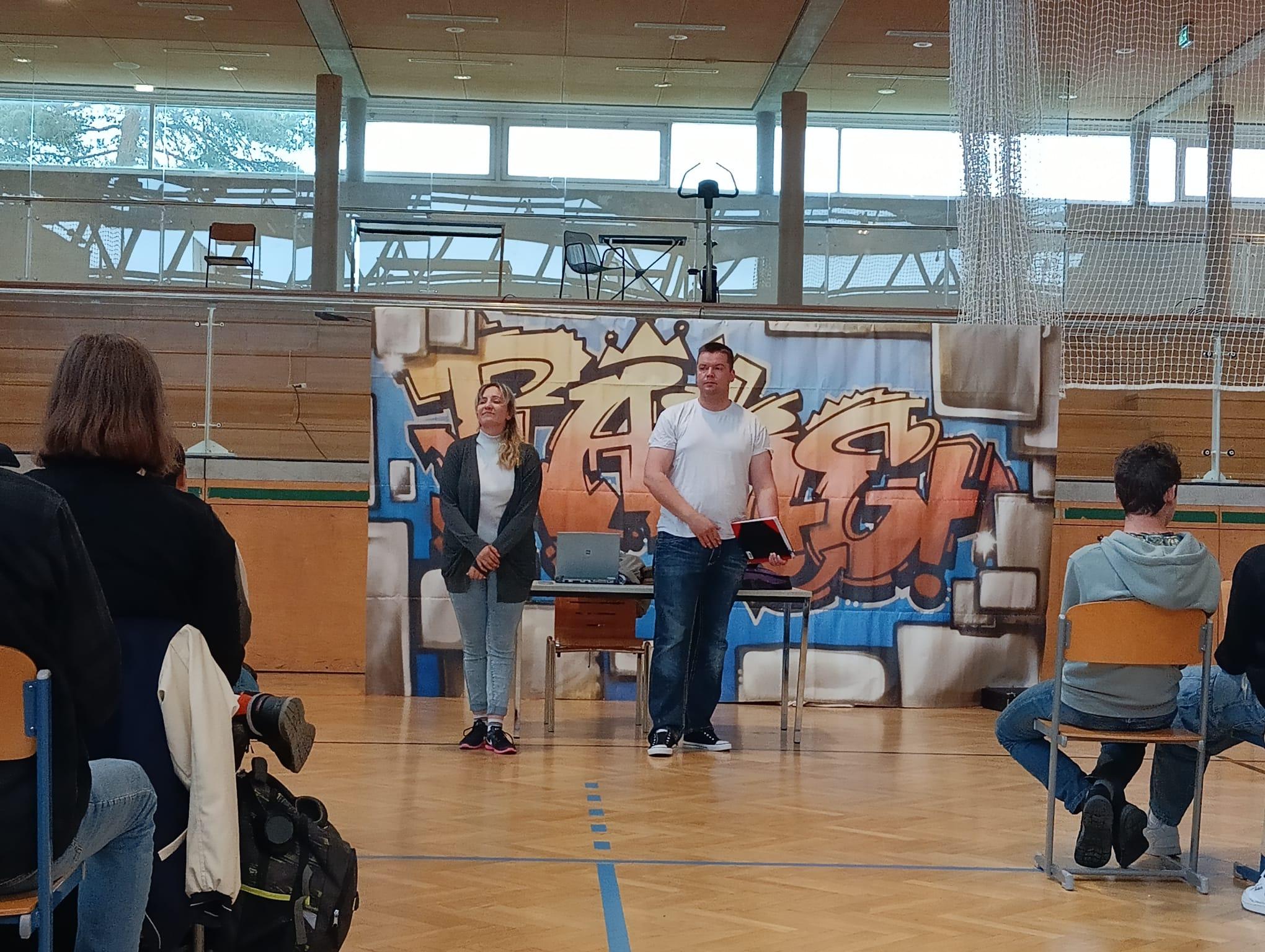 Theateraufführung in der Schule